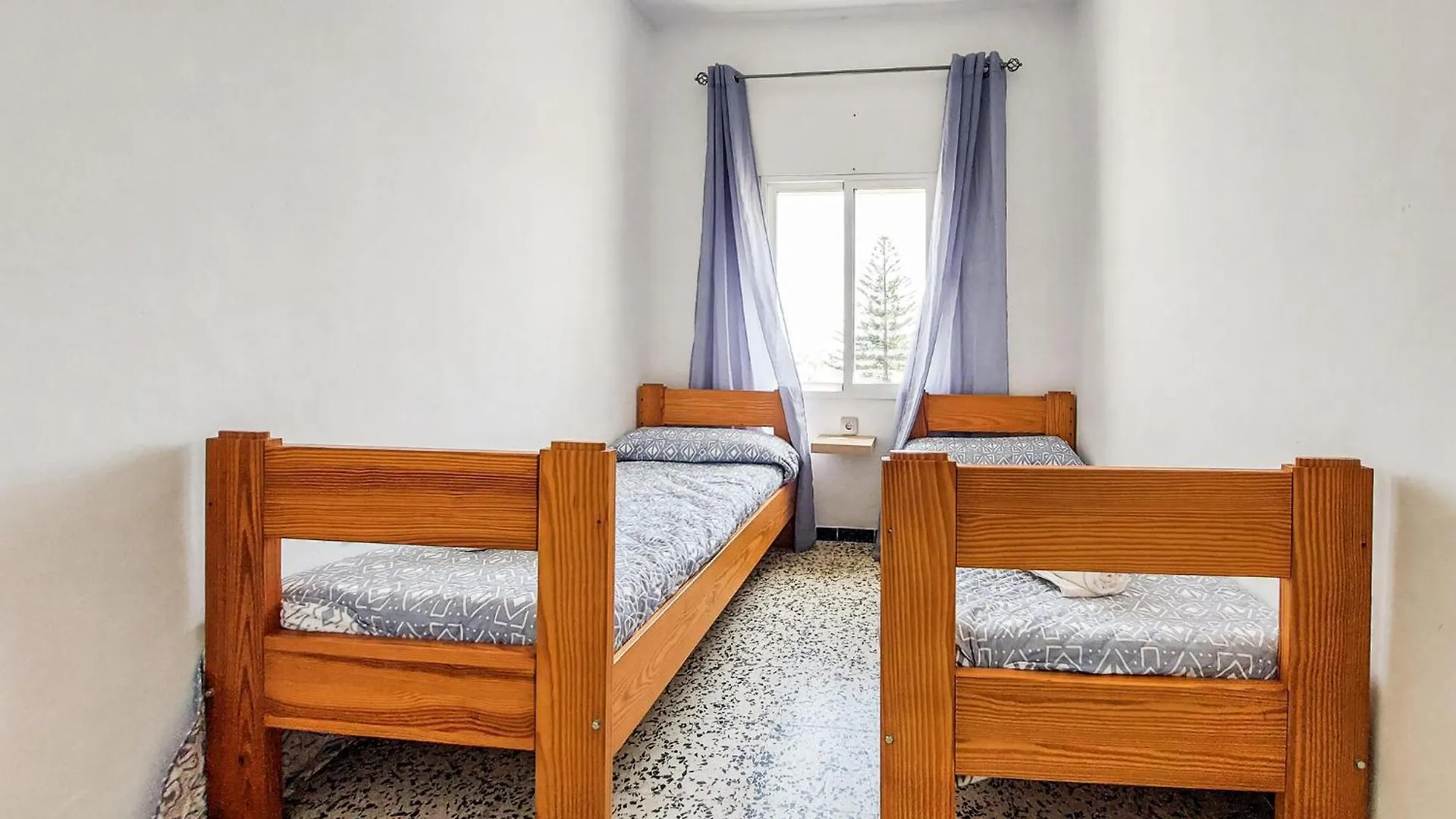 2 Bedroom Awesome Apartment In ロタ