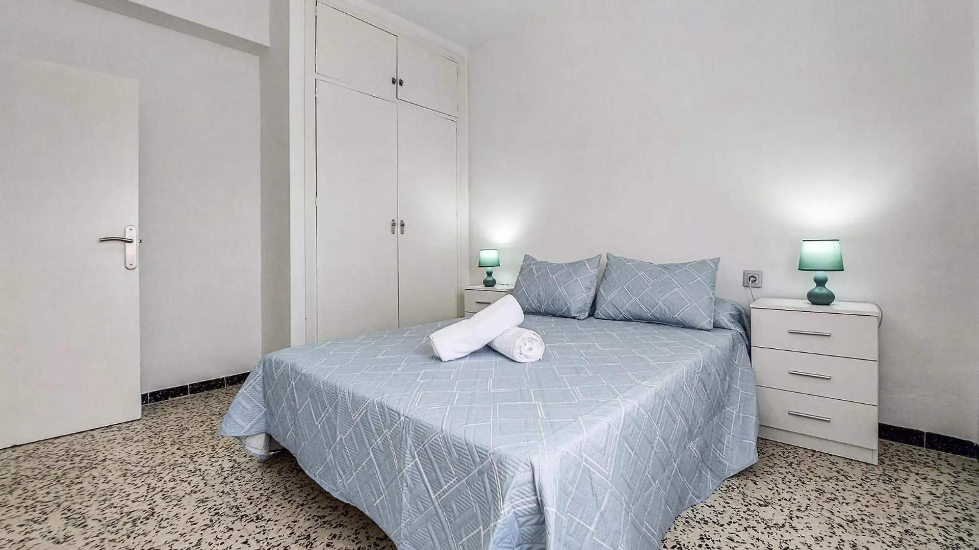 2 Bedroom Awesome Apartment In ロタ 0*,  スペイン